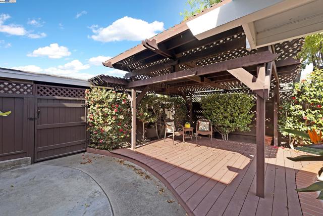 5645 Lemke Pl, Fremont CA: https://media.crmls.org/mediaz/8c2b3b69-398d-415a-8ebb-1ff48824eb79.jpg