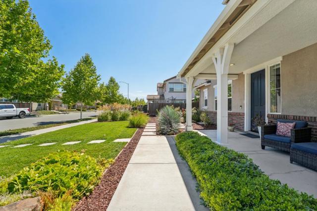 18713 White Moon Drive, Morgan Hill CA: https://media.crmls.org/mediaz/8c2b91c3-6ee4-424d-9a7b-722e5e7e9dcb.jpg