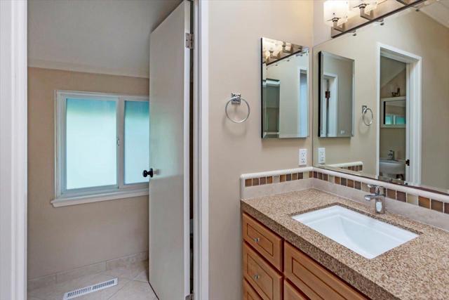 13434 Old Oak Way, Saratoga CA: https://media.crmls.org/mediaz/8c2ba145-19d1-487a-9dc0-9c3bc3a545b8.jpg