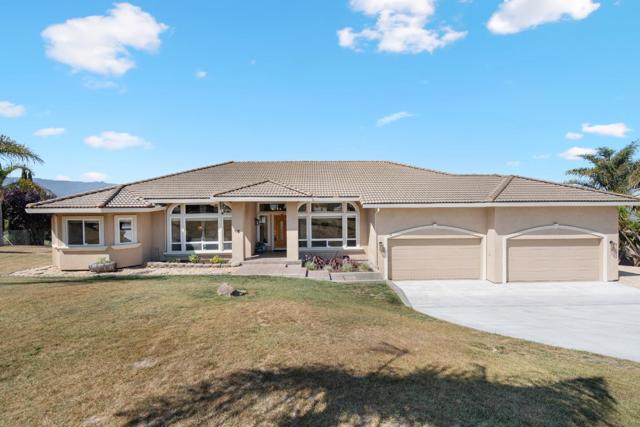 313 Taryn Court, Hollister CA: https://media.crmls.org/mediaz/8c2bc6c8-6572-42d1-b435-937e955b3190.jpg