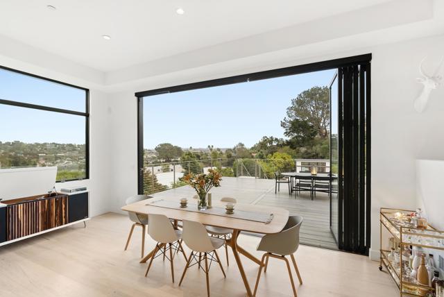 Detail Gallery Image 5 of 22 For 318 S Nardo, Solana Beach,  CA 92075 - 7 Beds | 7/1 Baths