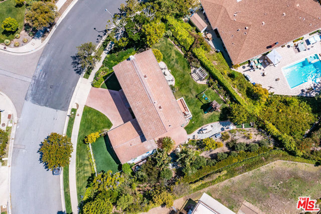 401 SURFVIEW Drive photo 4