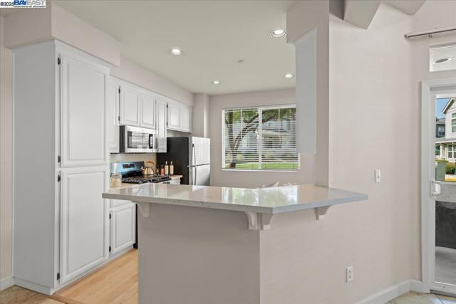 253 Bellington Cmn, Livermore CA: https://media.crmls.org/mediaz/8c2cf88a-0c6c-4b10-a04b-2b2f8ac482fa.jpg