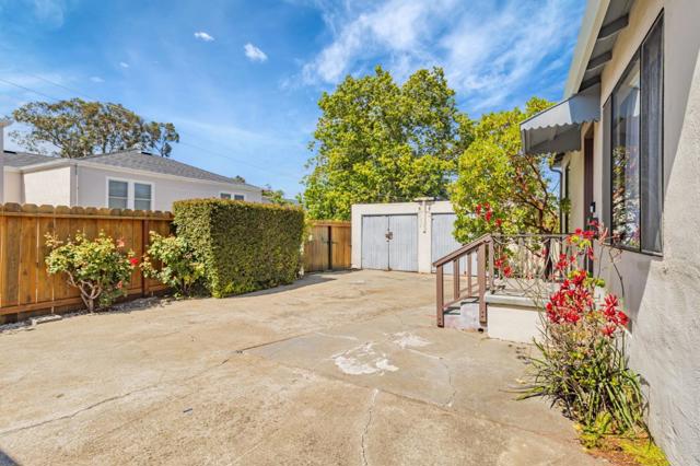 2643 Garfield Street, San Mateo CA: https://media.crmls.org/mediaz/8c2de2f1-b2bd-4396-85fb-5e2b928957a7.jpg