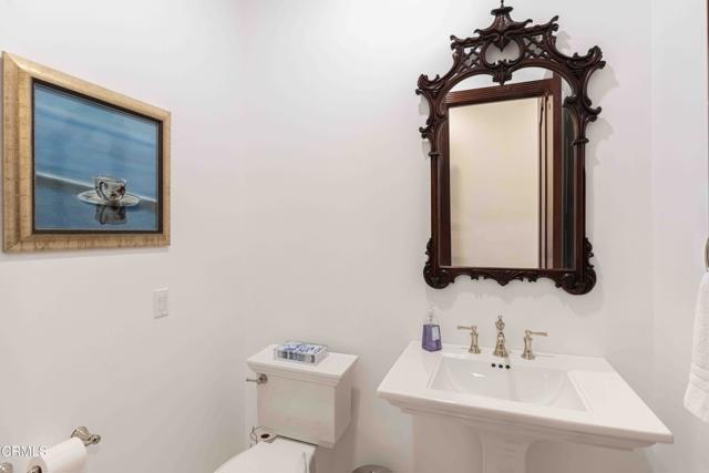 2300 Weybridge Drive, Bakersfield CA: https://media.crmls.org/mediaz/8c2de3df-5efe-4133-93f6-8b2f3f0bc71e.jpg