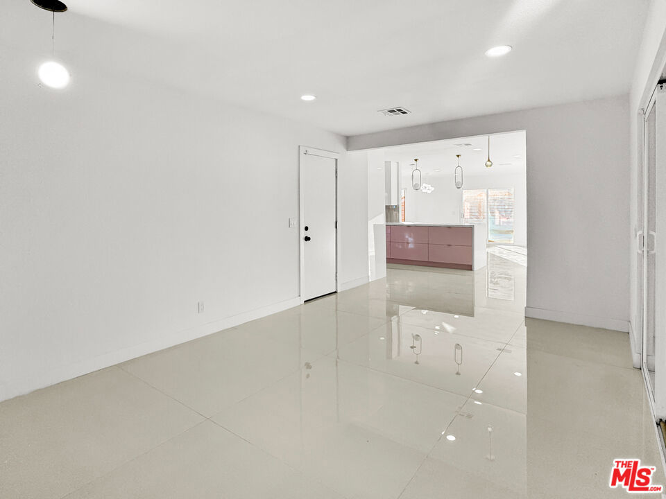 MLS #25617087 image #17