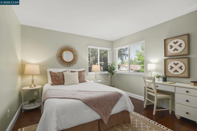 1020 Molad Ct, Concord CA: https://media.crmls.org/mediaz/8c2f857b-ffb4-4c0b-ad3a-e02ccb1d684d.jpg