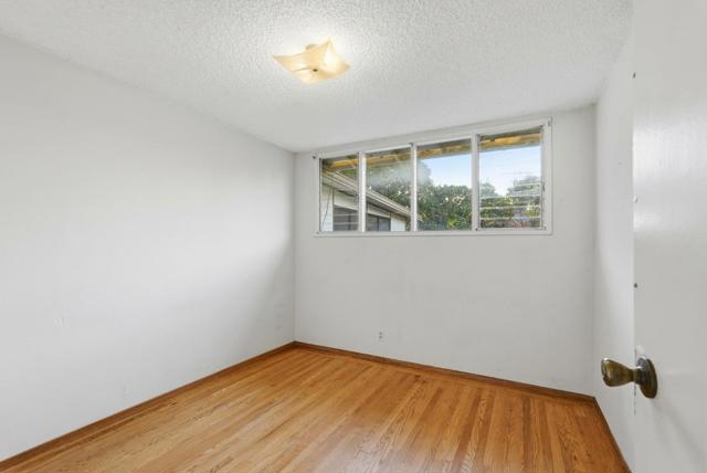 31047 Brae Burn Avenue, Hayward CA: https://media.crmls.org/mediaz/8c2fa77e-de19-4982-a70d-0130dd748d41.jpg