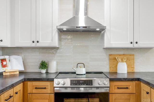 Detail Gallery Image 6 of 39 For 10437 Hermanos Rd, San Diego,  CA 92124 - 3 Beds | 2 Baths