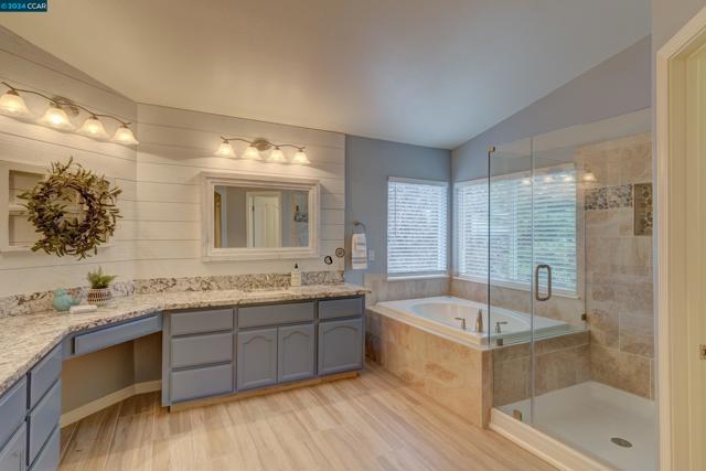 5171 Keller Ridge Dr, Clayton CA: https://media.crmls.org/mediaz/8c3135e6-1762-4956-ba28-99e481a7fce3.jpg