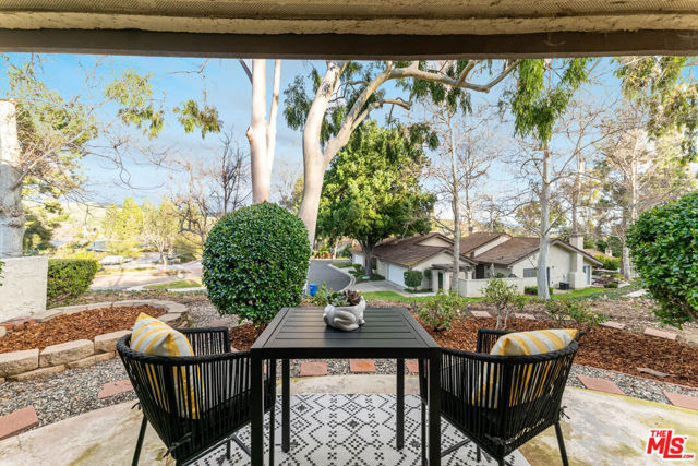 124 Rosehedge Lane photo 4