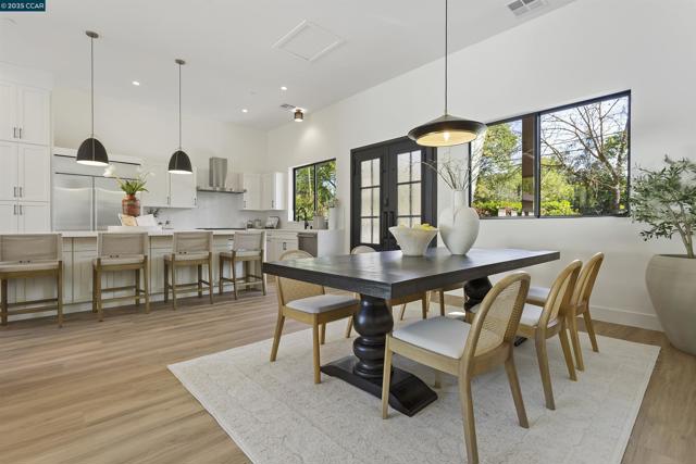 2559 Romley Ln, Alamo CA: https://media.crmls.org/mediaz/8c316f31-c706-44dd-a111-638cf32f250c.jpg
