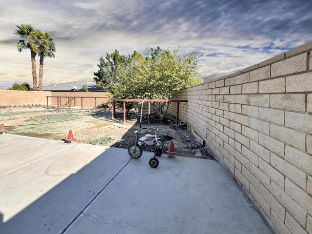 52402 Michelle Drive, Coachella CA: https://media.crmls.org/mediaz/8c317703-8dce-4d47-b09b-590c7268121a.jpg