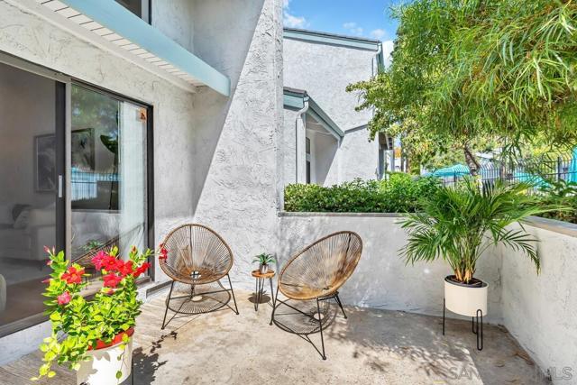 3238 Via Alicante, La Jolla CA: https://media.crmls.org/mediaz/8c319924-aba4-4637-9088-a36f29cb76dd.jpg