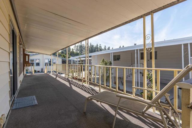 Detail Gallery Image 10 of 70 For 2130 Sunset Dr #135,  Vista,  CA 92081 - 2 Beds | 2 Baths