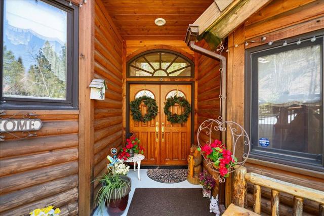 30097 Enchanted Way, Running Springs CA: https://media.crmls.org/mediaz/8c33dcc7-34b4-4437-bf72-f2f8cd690a65.jpg