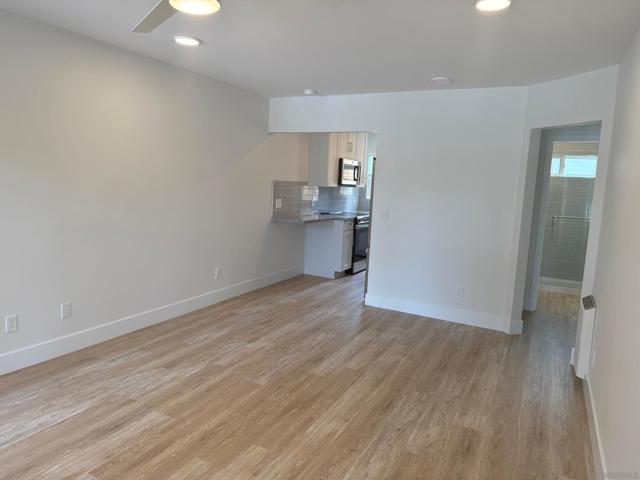 6051 La Jolla Hermosa Ave, La Jolla CA: https://media.crmls.org/mediaz/8c340316-1762-4553-b4c5-403d51a8f4c3.jpg