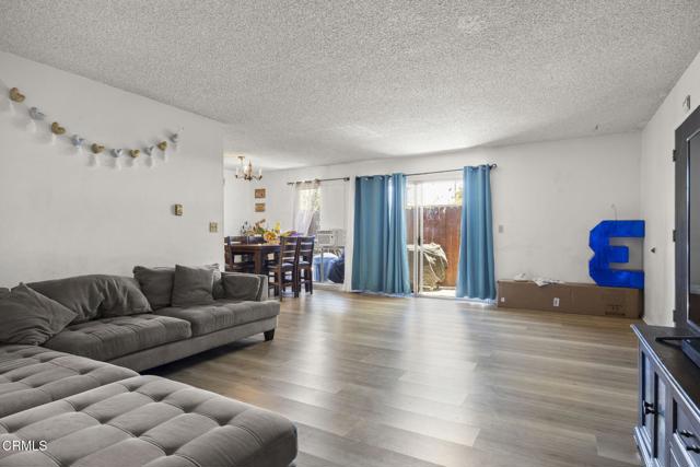 1401 Glenwood Drive, Oxnard CA: https://media.crmls.org/mediaz/8c34f33b-698f-42a6-a147-6cc8284fa1ac.jpg