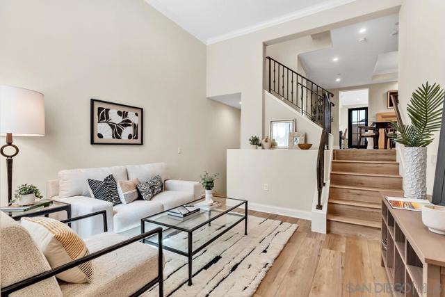 726 Silver Street, La Jolla CA: https://media.crmls.org/mediaz/8c34fcab-6948-4e1a-ad66-26ef6bbfff61.jpg