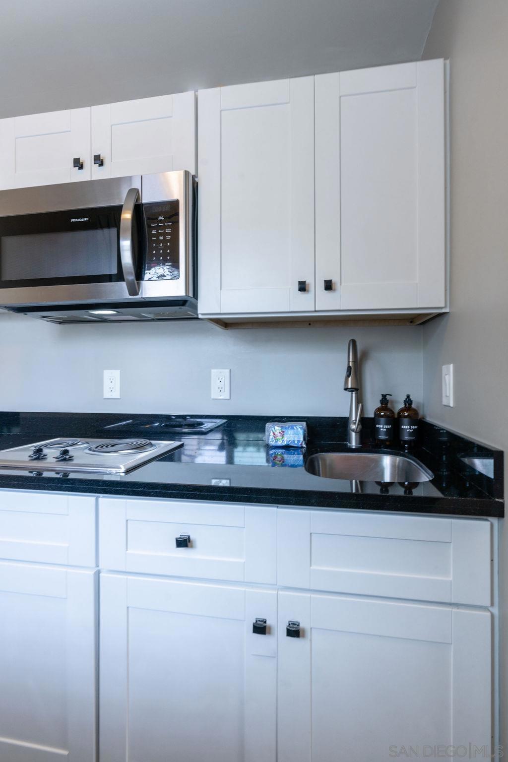 847 Beryl St - photo 12