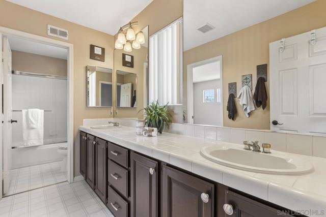 12465 Pathos Ln, San Diego CA: https://media.crmls.org/mediaz/8c353ba3-f7f2-491d-af54-41c4d10ee45a.jpg