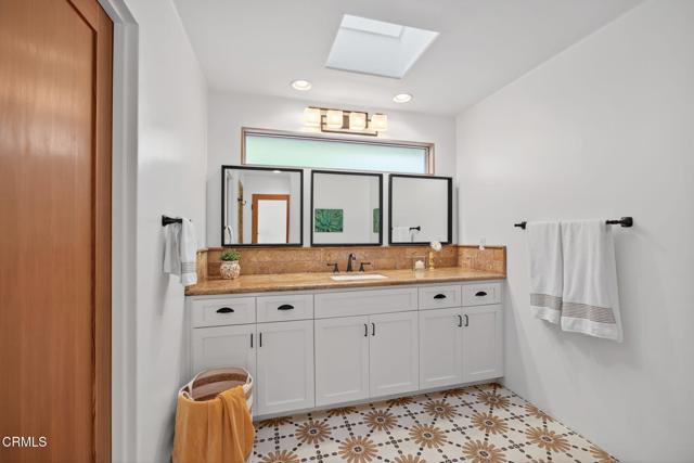 1195 Rancho Court, Ojai CA: https://media.crmls.org/mediaz/8c35e47a-ee1b-4abc-bac8-e319eda78c8b.jpg