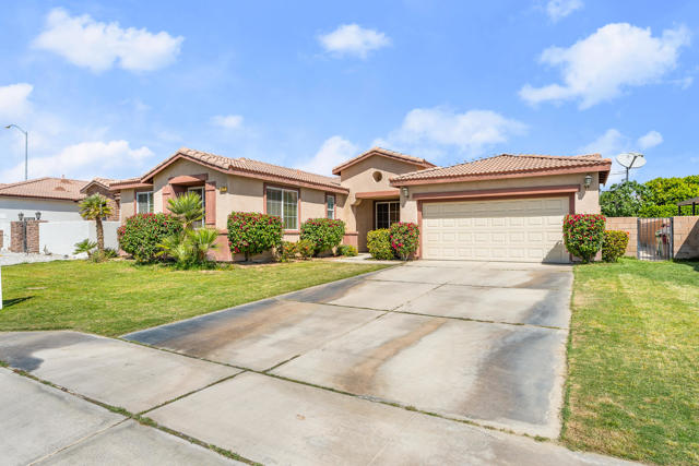 80722 Diamondback Trail, Indio CA: https://media.crmls.org/mediaz/8c35e8c2-19bd-4ed7-af35-ef78104a6f1a.jpg