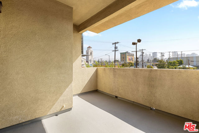 1408 W WASHINGTON Boulevard, Los Angeles CA: https://media.crmls.org/mediaz/8c381d69-cfb3-4ce7-bd6f-123b64fdcade.jpg