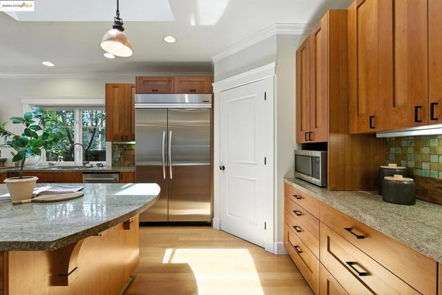 1020 Channing Ave, Palo Alto CA: https://media.crmls.org/mediaz/8c3821a6-f5e9-42a8-a54a-824550868cd0.jpg