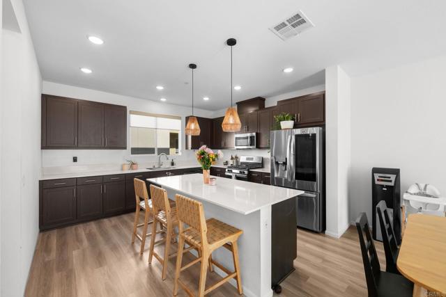 Detail Gallery Image 17 of 65 For 5485 Seacliff Pl #106,  San Diego,  CA 92154 - 3 Beds | 2 Baths
