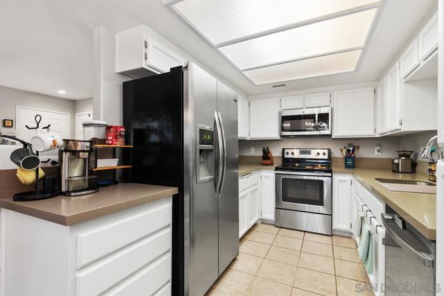 13975 Midland Rd, Poway CA: https://media.crmls.org/mediaz/8c38c7bf-a55f-4460-8fe0-32269001cc39.jpg