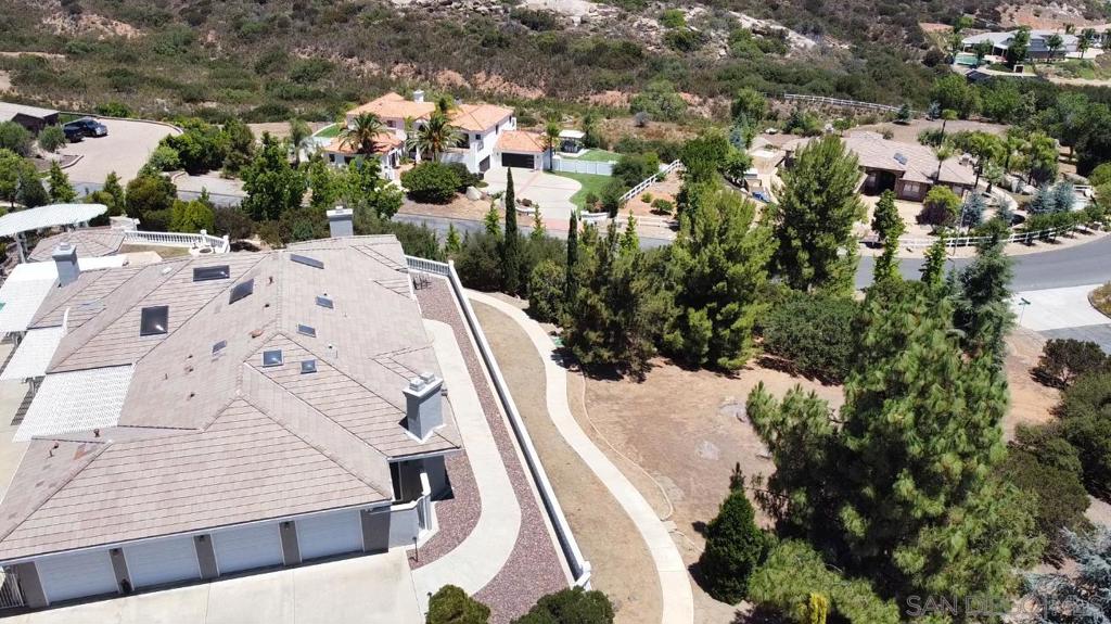 MLS #250034393SD img 4