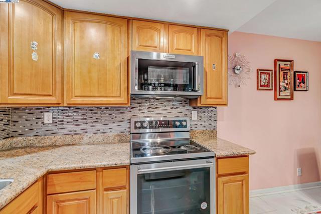 46762 Winema Cmn, Fremont CA: https://media.crmls.org/mediaz/8c394779-2765-432a-baba-0d31a3d31d1b.jpg