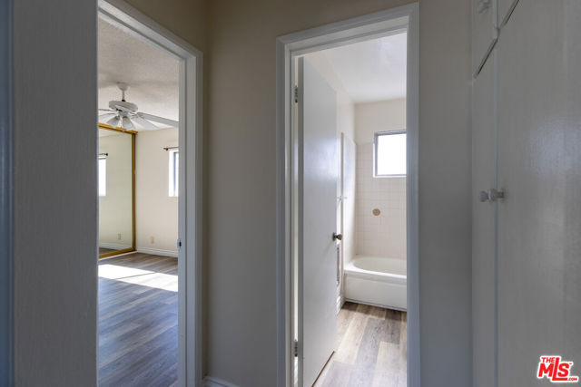 1295 FEDERAL Avenue, Los Angeles CA: https://media.crmls.org/mediaz/8c3a2faa-5fb0-4dfc-831e-9aa89b51b77e.jpg
