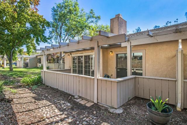 Detail Gallery Image 34 of 40 For 5667 Adobe Falls Rd #C,  San Diego,  CA 92120 - 2 Beds | 2 Baths