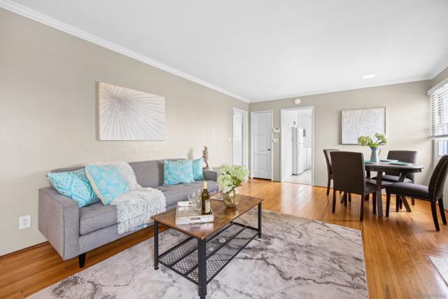 1205 Park Row, La Jolla CA: https://media.crmls.org/mediaz/8c3a914c-c16b-49ce-821c-a5e3a94556a4.jpg