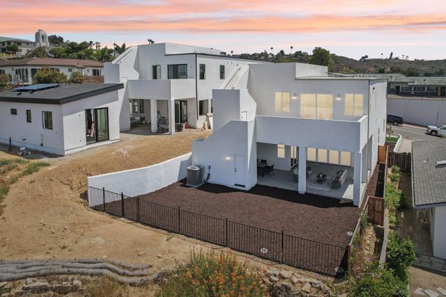 1850 Illion St, San Diego CA: https://media.crmls.org/mediaz/8c3b74e2-35e2-46bc-872b-79ba9cca465c.jpg