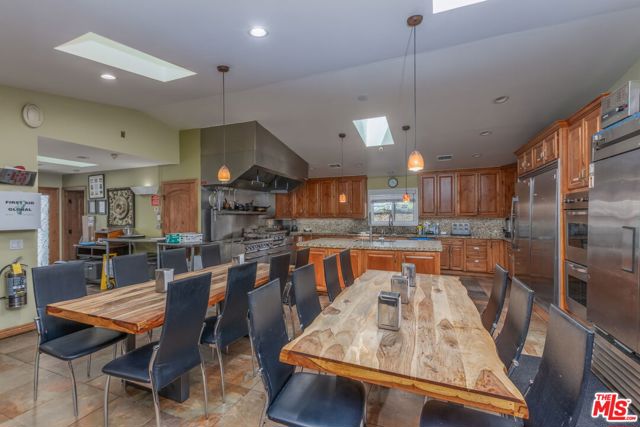 6956 Bertrand Avenue, Reseda CA: https://media.crmls.org/mediaz/8c3bb8d6-58f3-4fe7-a681-ac67a9632bcd.jpg