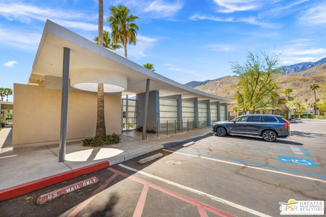 930 E Palm Canyon Drive, Palm Springs CA: https://media.crmls.org/mediaz/8c3be0c3-3258-40ac-a10a-7e60fe92fbf7.jpg