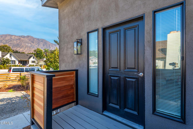 1818 New York Drive, Altadena CA: https://media.crmls.org/mediaz/8c3c7911-c784-4266-89c6-d4324619b4f1.jpg