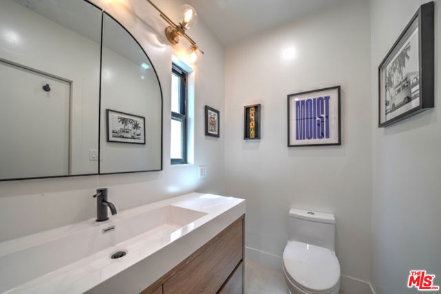 24641 Piuma Road, Malibu CA: https://media.crmls.org/mediaz/8c3ce41b-f9c9-43e4-b650-7fca3d926e89.jpg
