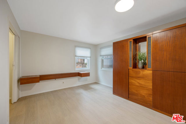 210 S Bundy Drive, Los Angeles CA: https://media.crmls.org/mediaz/8c3d4355-fae3-4033-8253-c80ffaed3b7a.jpg