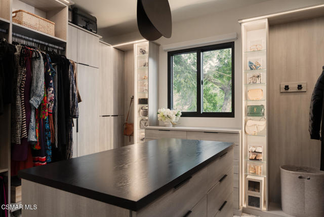 821 Emerson Street, Thousand Oaks CA: https://media.crmls.org/mediaz/8c3d6543-1c19-4da7-b8a8-d49a2cde736f.jpg