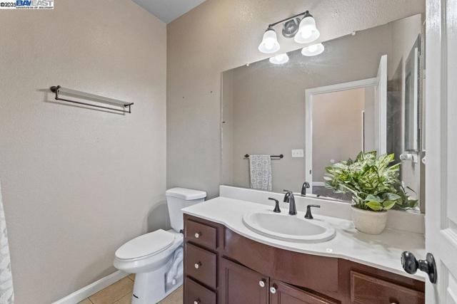907 MAGGIORE LANE, Manteca CA: https://media.crmls.org/mediaz/8c3de294-2fc3-4f32-b61d-8282e4a6e3a3.jpg
