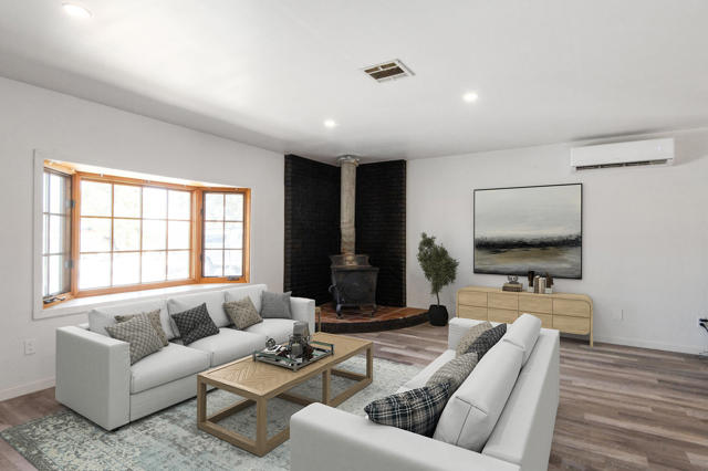 56869 Mountain View Trail, Yucca Valley CA: https://media.crmls.org/mediaz/8c3e09b6-4430-40fc-b666-2a8f06d7d178.jpg