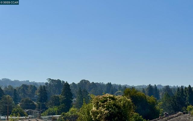 22095 Betlen Way, Hayward CA: https://media.crmls.org/mediaz/8c3e2214-fc60-4a8d-b907-62d0f45cb0a0.jpg