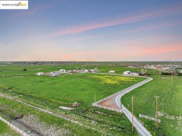 4985 Bixler Road, Byron CA: https://media.crmls.org/mediaz/8c3e52a8-26c2-4421-9238-ab01f4c2e9a4.jpg