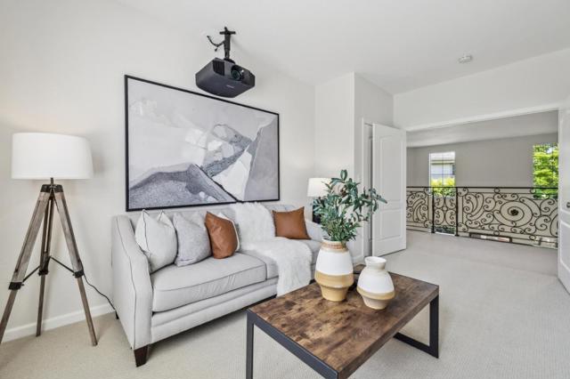 910 Governors Bay Drive, Redwood City CA: https://media.crmls.org/mediaz/8c3e63e3-a24c-43db-a7fc-a862223f72ab.jpg