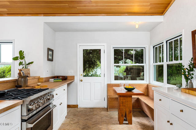 4155 Aralia Road, Altadena CA: https://media.crmls.org/mediaz/8c3e928c-653c-4f72-8095-0e692a0e6eaf.jpg