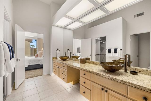 55235 Laurel, La Quinta CA: https://media.crmls.org/mediaz/8c3ea126-0fcd-404b-b431-f0701eda4c71.jpg